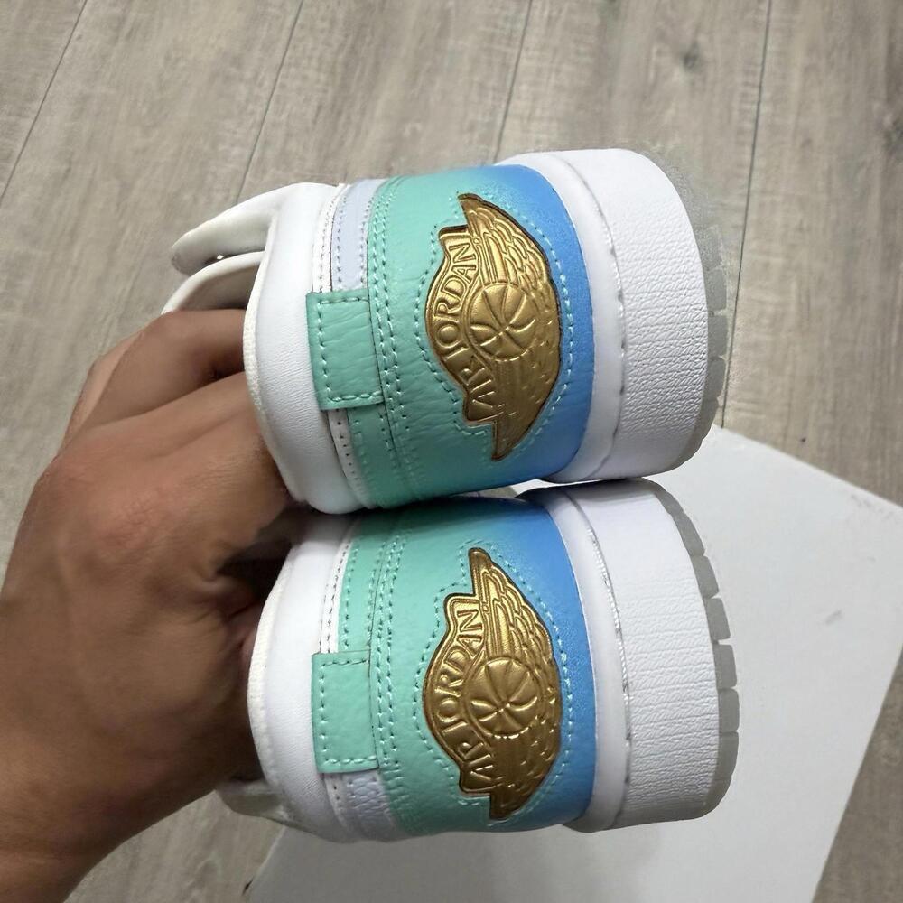 Nike Air Jordan 1 Low SE Emerald Rise FN8899-131 10.5 Women / 9 Men - Picture 5 of 9